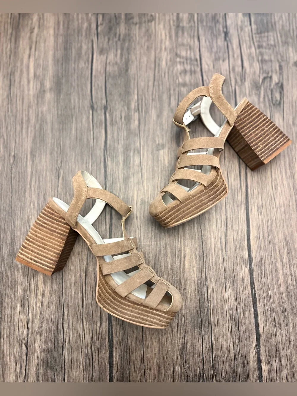 Oasis Society Hailee Gladiator Platform Heels